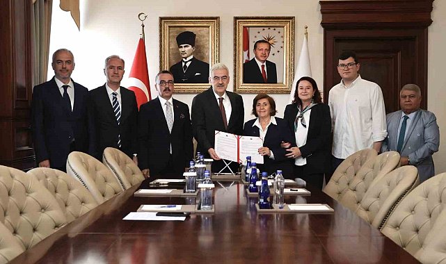 İnegöl'e 7 birimli yeni aile sağlığı merkezi için protokol imzalandı