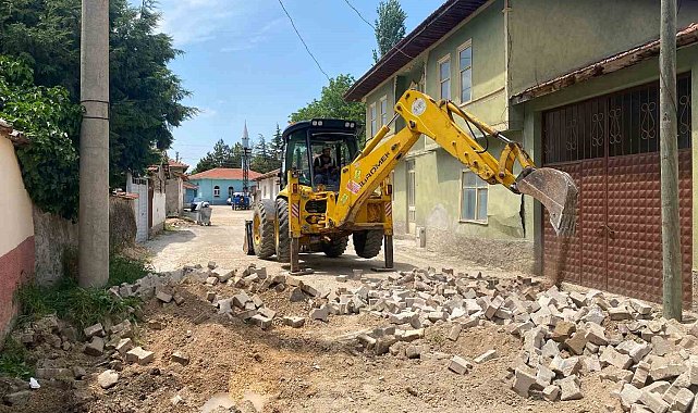 İnönü'de bozulan yollar yenileniyor