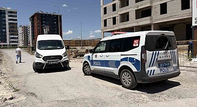 İnşaatın 4. katından düşen işçi ağır yaralandı