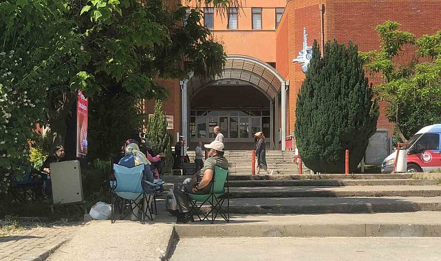 Isparta'da 21 bin 762 öğrenci üniversite hayali için sınavda ter döktü