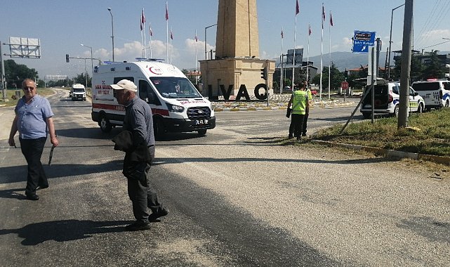 Isparta'da ticari araç ile otomobil çarpıştı: 1 yaralı