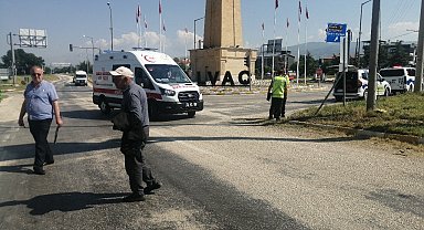 Isparta'da ticari araç ile otomobil çarpıştı: 1 yaralı