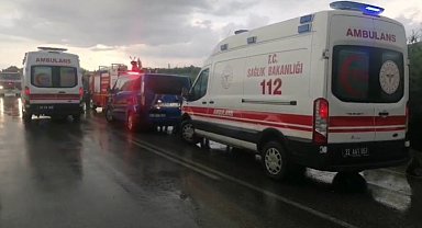 Isparta'da tur minibüsü şarampole yuvarlandı: 4 ölü, 16 yaralı