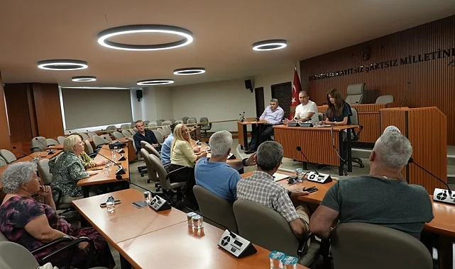 İstanbul Maltepe'de muhtarlarla buluşma devam ediyor