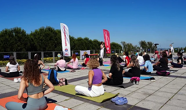 İstanbul Maltepe'de yoga için buluştular