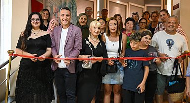İzmir Bornova'da sanatseverlere 'Biz' sergisi