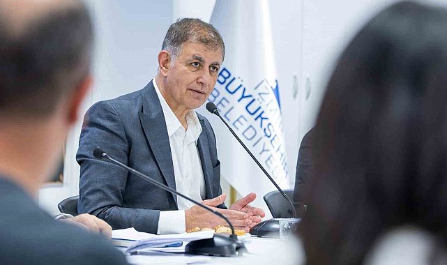 İzmir Büyükşehir Belediye Başkanı Cemil Tugay CHP'den istifa etti