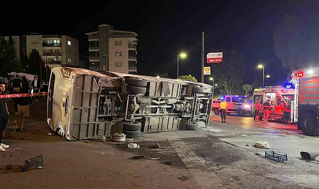 İzmir'de servis otobüsü ile otomobil çarpıştı: 4 yaralı