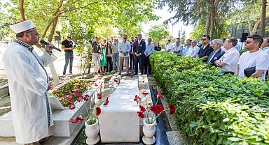 İzmir'de merhum Başkan Piriştina'ya 22 yıl sonra aynı saygı ve özlem