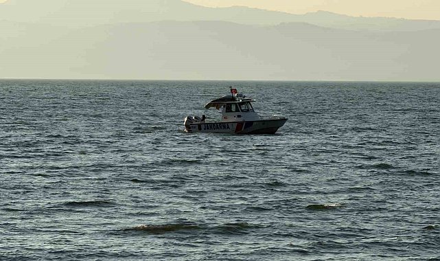 İznik Gölü'nde akıntıya kapılan emekli polis hayatını kaybetti, oğlu kurtarıldı