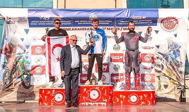 Kağıtspor'dan madalya yağmuru