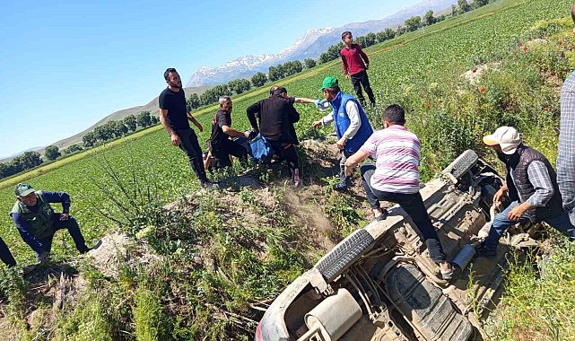 Kahramanmaraş'ta otomobil kanala uçtu: 4 yaralı