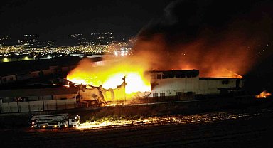 Kahramanmaraş'taki fabrika yangını dron ile görüntülendi