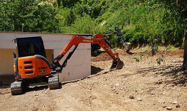 Kahta Belediyesi'nden Ebu Sadık Türbesi'nde kapsamlı peyzaj çalışması