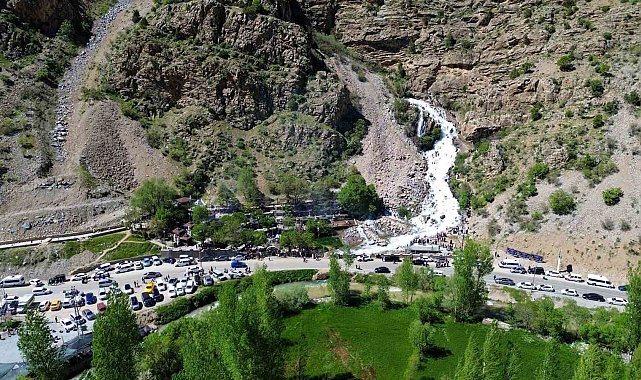 Kanispi Şelalesi bayramda ziyaretçi akınına uğradı