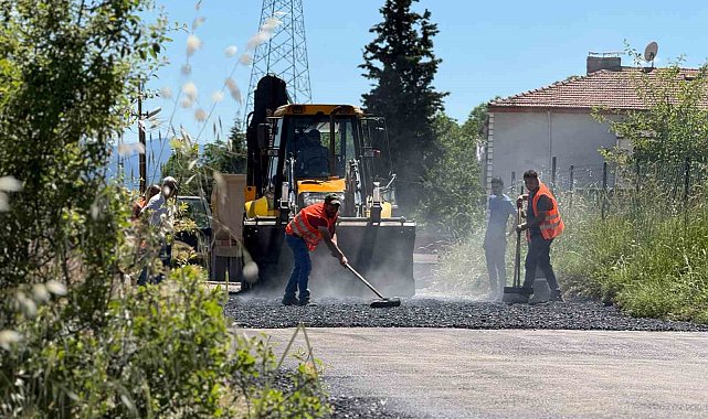 Karabük'te sıcak asfalt çalışmaları devam ediyor