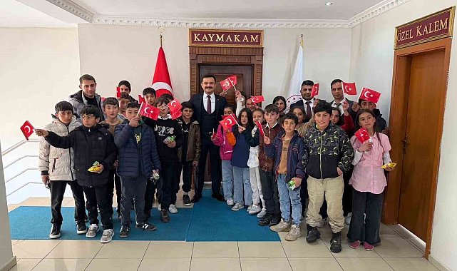 Karayazı sevdiği Kaymakam Onur Titiz'e veda ediyor