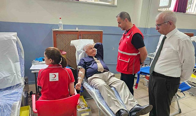 Karesi'de 'Kanpanya' ile eğitimciler kan bağışını yaptı