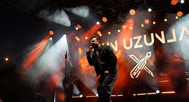 Kars'ta Karadenizli sanatçı Ekin Uzunlar rüzgarı esti