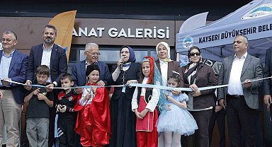 KAYMEK'in bin 200 eserlik yıl sonu sergisi açıldı