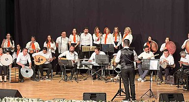 Kayseri'de talasemi hastaları ve aileleri konserde moral buldu