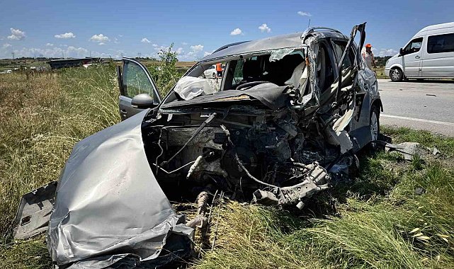 Kazada hurdaya dönen otomobilin sürücüsü hayatını kaybetti