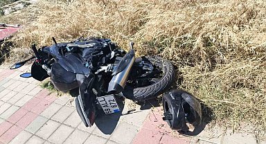 Keşan'da otomobil ile çarpışan motosikletin sürücüsü yaralandı