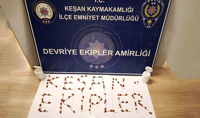 Keşan'da polisin arama yaptığı evde 120 adet sentetik ecza ele geçirildi