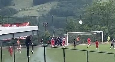 Kırklareli'nde amatör maçta futbolcular birbirine girdi