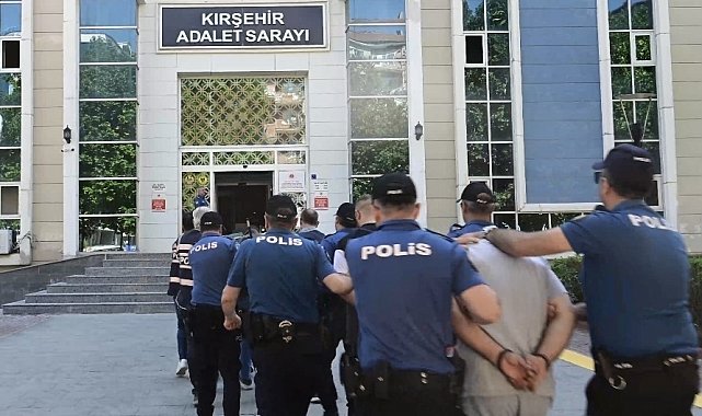 Kırşehir'de 10 milyon liralık iş yeri hırsızlığında 5 şüpheli tutuklandı