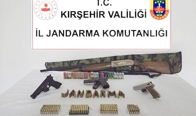 Kırşehir'de ruhsatsız silah operasyonu: 4 silah ele geçirildi