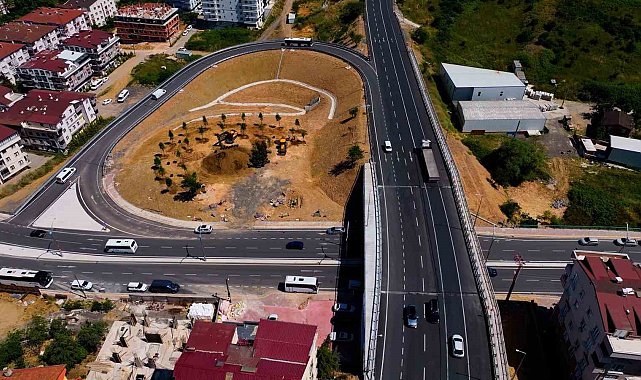 Kocaeli'de 6 ayda tamamlanan köprülü kavşakta ilk sürüş TOGG ile yapıldı