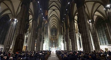 Köln Katedrali, 1 Temmuz'dan itibaren turistlerden 12 Euro giriş ücreti alacak