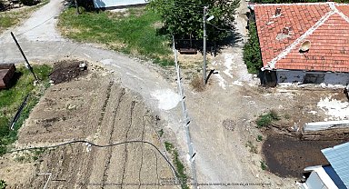 Komşunun kurduğu çitlerden dolayı evine gidecek yol kalmadığını iddia etti