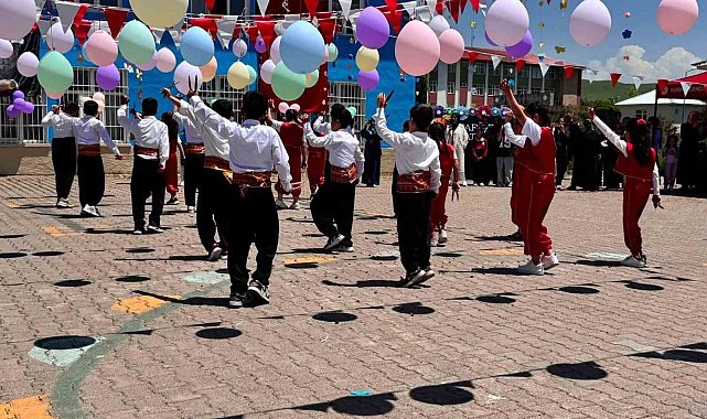 Korkut'ta yıl sonu şenliği coşkusu
