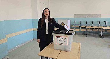Kosova'daki genel seçimlerde Başbakan Kurti'nin partisi yüzde 47,13 oyla birinci oldu