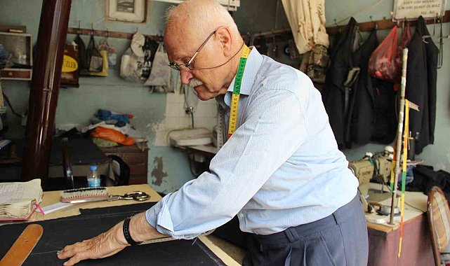 Kumaşa sinen bir ömür: 59 yıllık mesleğini 71 yaşında aşkla sürdürüyor
