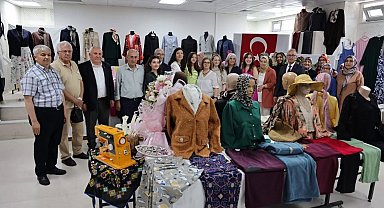 Kütahya'da kursiyerlerin el emeği eserleri sergilendi