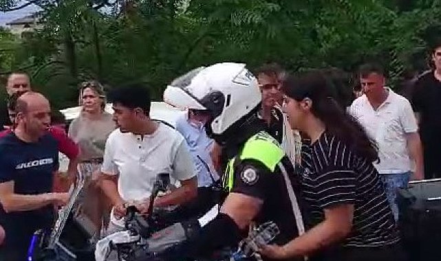LGS'ye geç kalan öğrencilerin yardımına polis yetişti