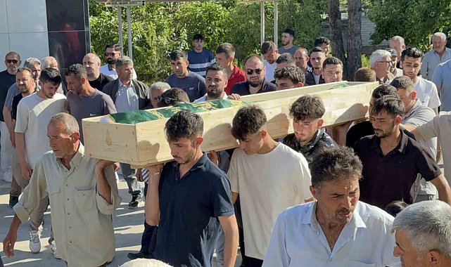 Lunapark faciasında ölen genç son yolculuğuna uğurlandı