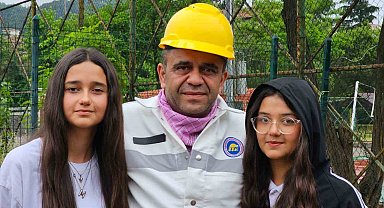 Madenciler, çocuklarının öğrenim gördüğü okulda Babalar Günü'nü kutladı