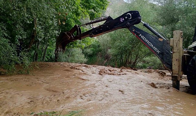 Malatya'da Kozluk Çayı taştı, yürüyüş rotaları su altında kaldı
