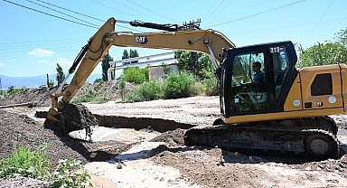 Manisa Alaşehir'de Zeytinçayı deresi temizlendi