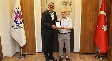 Manisa'da 41 bin nikaha imza attı, gözyaşlarıyla veda etti