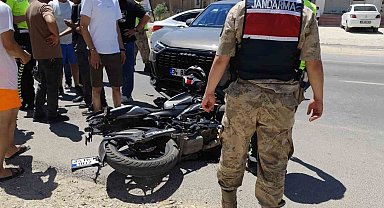 Mardin'de motosiklet ile otomobil çarpıştı: 1 yaralı