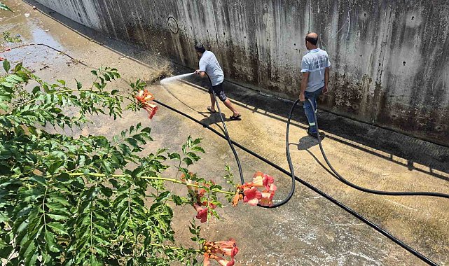Marmaris Belediyesi'nden derelerde temizlik mesaisi