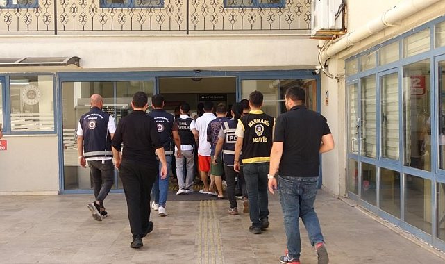 Marmaris'te göçmen kaçakçılığı operasyonunda yakalanan 7 şüpheli tutuklandı
