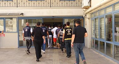 Marmaris'te göçmen kaçakçılığı operasyonunda yakalanan 7 şüpheli tutuklandı
