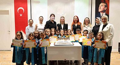 Merkezefendi'de kreş öğrencilerinin mezuniyet sevinci