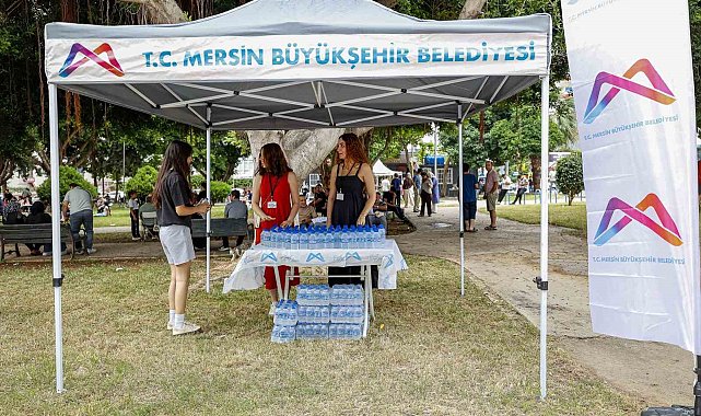 Mersin Büyükşehir Belediyesinden LGS günü su ikramı